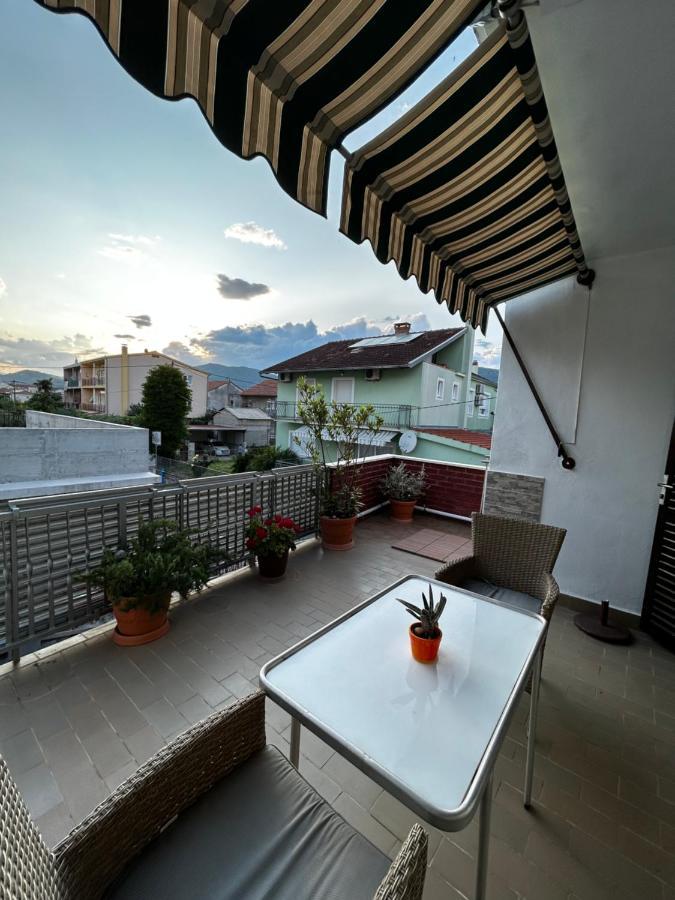 Soba Za Odmor Nika Hotel Kastela Exterior photo
