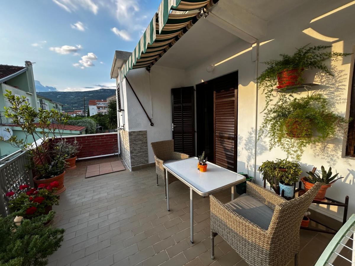 Soba Za Odmor Nika Hotel Kastela Exterior photo