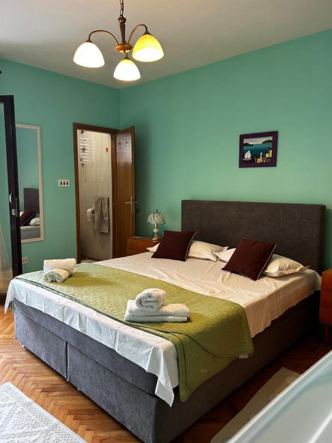 Soba Za Odmor Nika Hotel Kastela Exterior photo